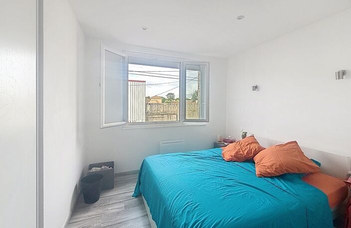 Appartement T2,  À Vendre avec une terrasse et un balcon — photo 5