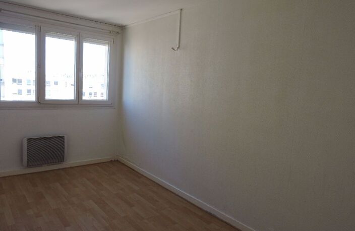 LOCATION d'un appartement 2 pièces (48 m²) à LAXOU — photo 4