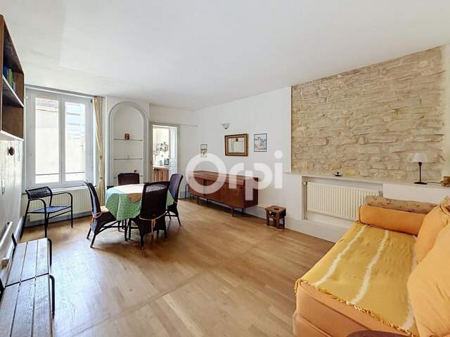 Appartement À Louer — photo du bien