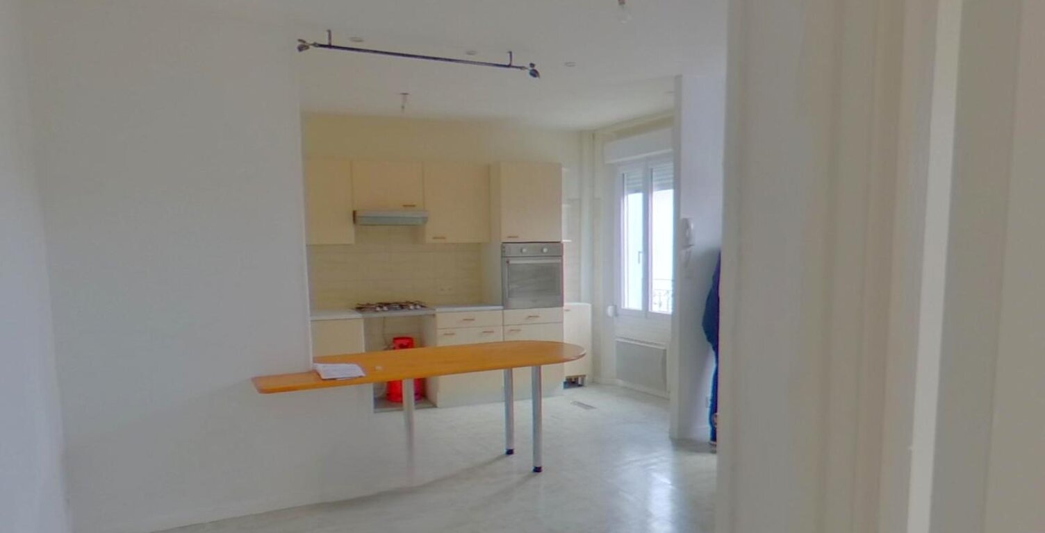 Appartement À Louer — photo 1