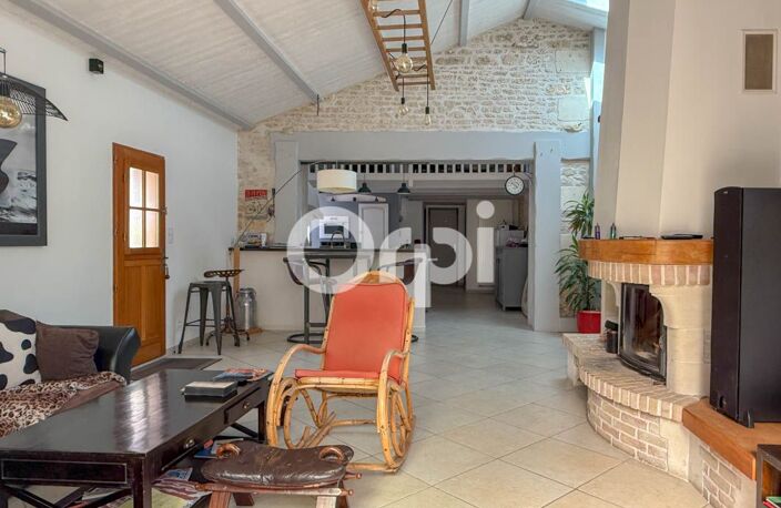Maison charentaise en excellent état avec 60 m² de garage — photo 5