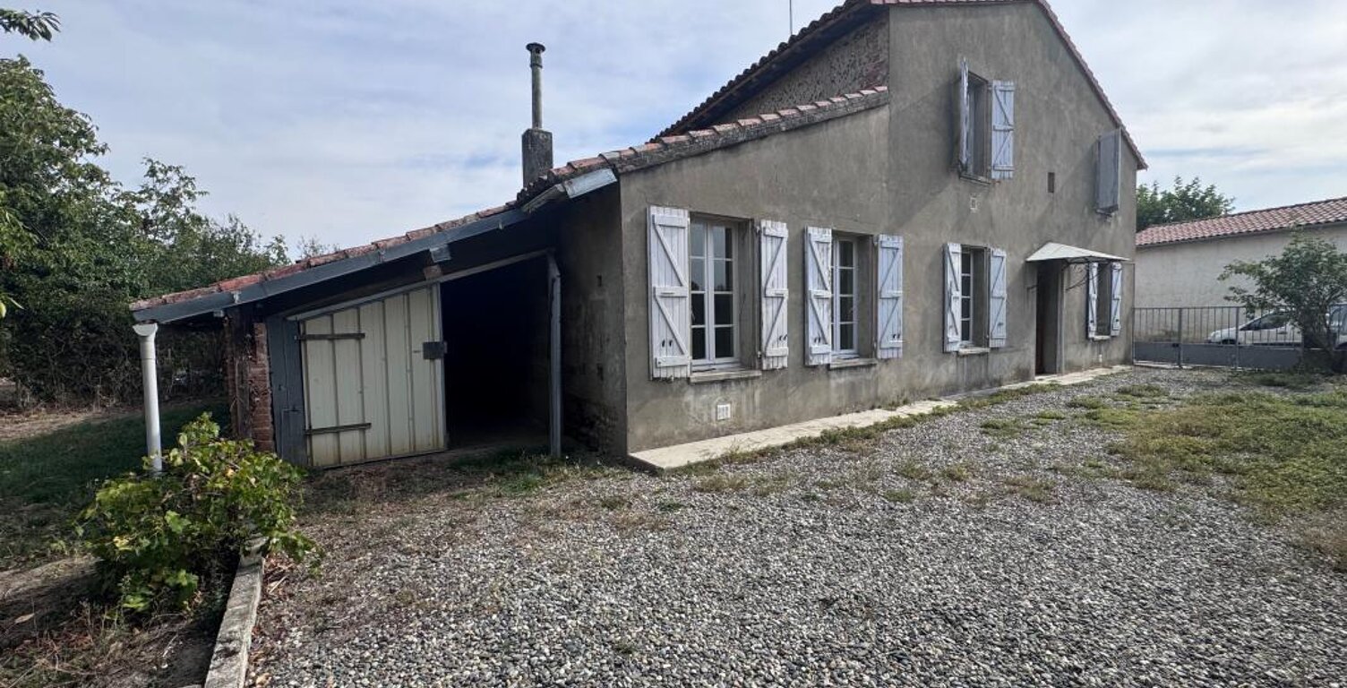 LONGAGES CENTRE – MAISON À RÉNOVER – TERRAIN CONSTRUCTIBLE – 60 M² DE COMBLES – FORT POTENTIEL — photo 1