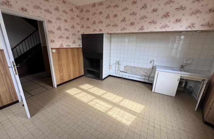LONGAGES CENTRE – MAISON À RÉNOVER – TERRAIN CONSTRUCTIBLE – 60 M² DE COMBLES – FORT POTENTIEL — photo 4
