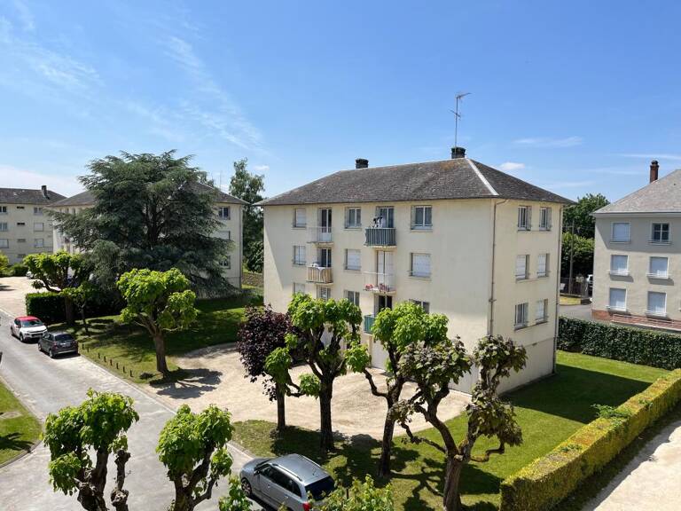   Beaugency centre : T3 lumineux et prêt à vivre avec garage ! — photo 1
