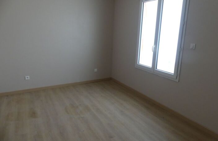 Maison de 107m2 à louer sur Saint-Genouph — photo 4