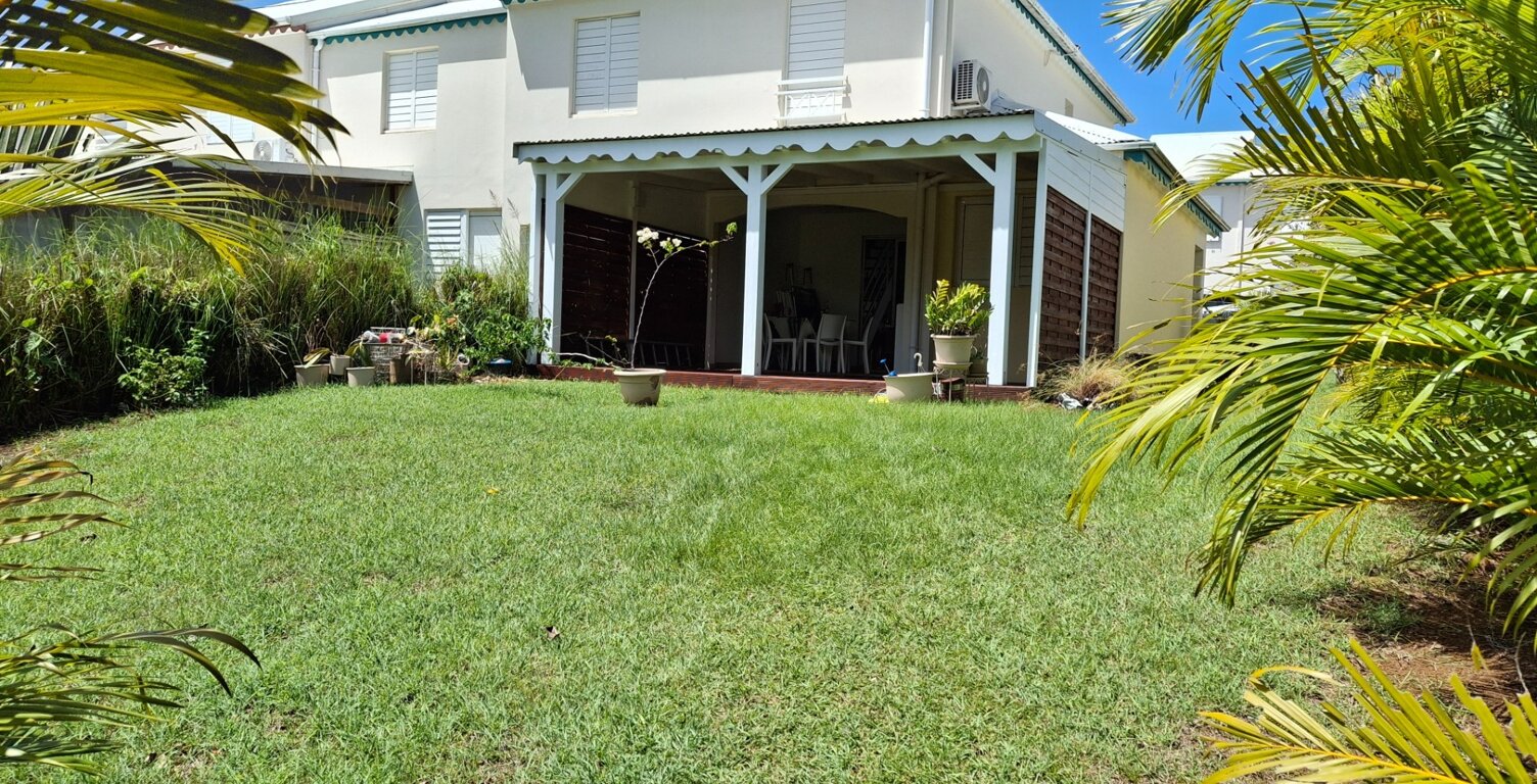 Exclusivité - Maison à vendre 3 pièces BAIE MAHAULT (971) — photo 1