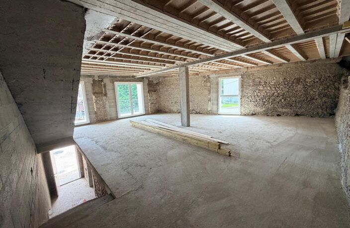 Maison à vendre 6 pièces CHAPAREILLAN (38) - ancienne grange rénové sur 3 niveaux avec garage -  190 M2 — photo 2