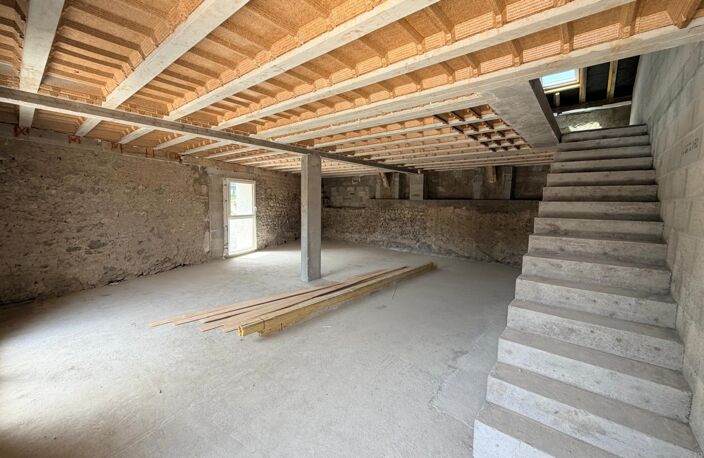 Maison à vendre 6 pièces CHAPAREILLAN (38) - ancienne grange rénové sur 3 niveaux avec garage -  190 M2 — photo 4