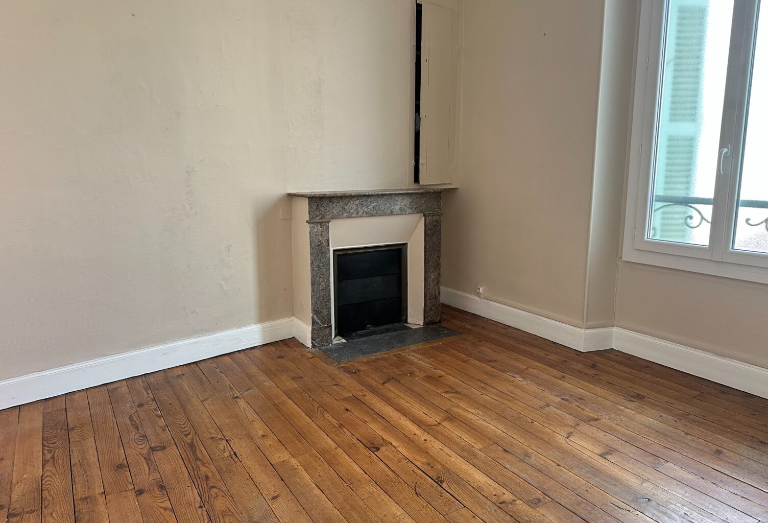 Dpt Hautes Pyrénées (65), à vendre TARBES immeuble — photo 1