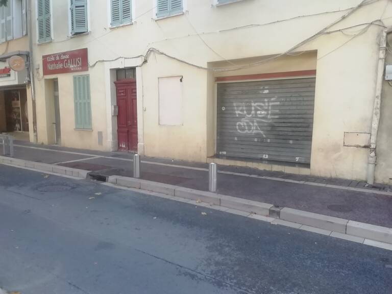 Local/bureau ou commerce à vendre DRAGUIGNAN (83)  320.000 € — photo 1