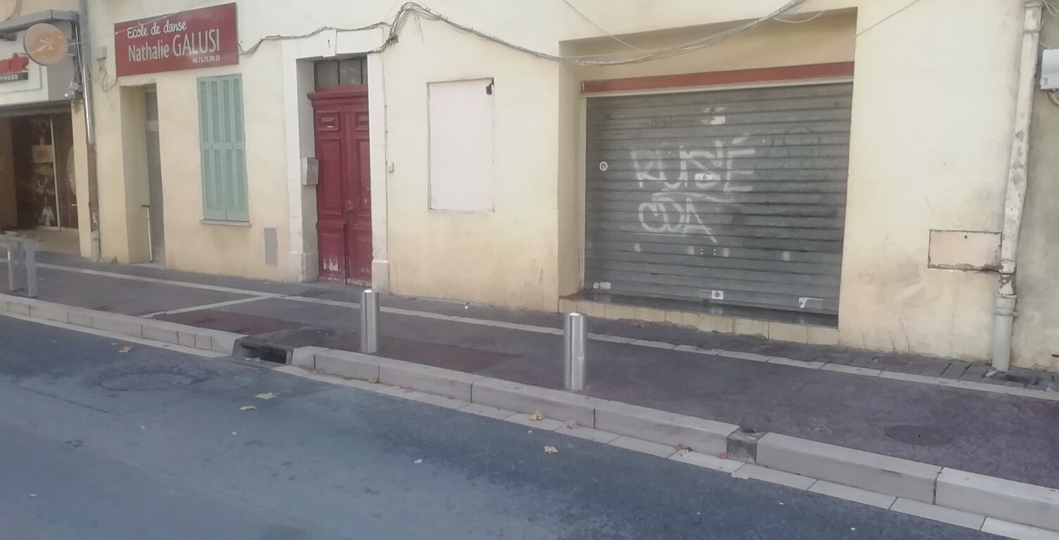Local/bureau ou commerce à vendre DRAGUIGNAN (83)  320.000 € — photo 1