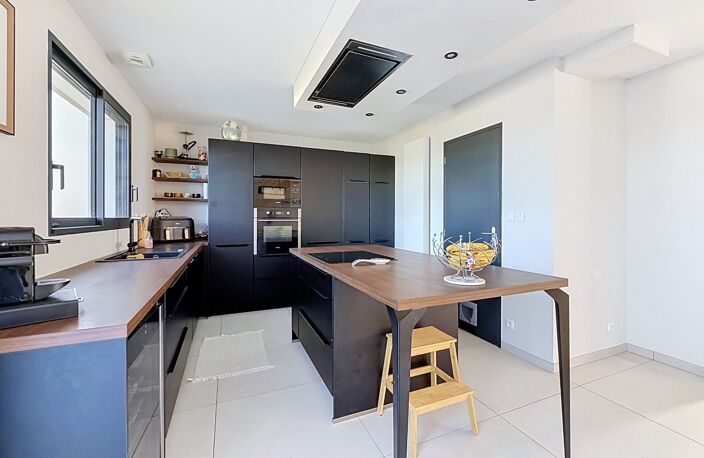 INDRE ET LOIRE, MONNAIE 10 KMS DE Tours, maison de 120 m2 avec jardin, 3 chambres et bureau — photo 4