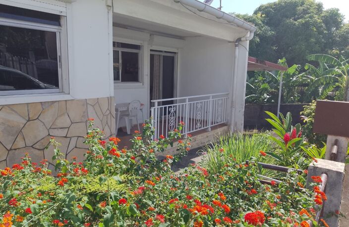Jolie MaisonF4 avec jardin, vue mer sur la commune de Trois rivières — photo 2