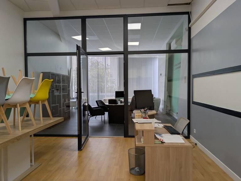 Bureau à louer BOURGOIN JALLIEU (38) — photo 1