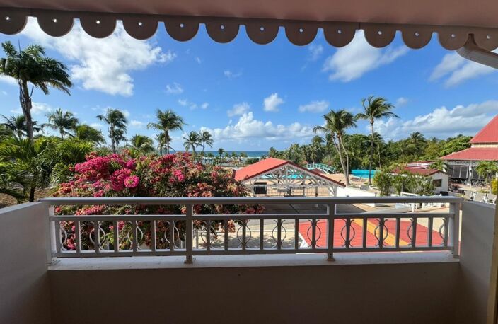 EN EXCLUSIVITE - SAINTE-ANNE – STUDIO PREMIÈRE LIGNE – VUE MER & PISCINE — photo 3
