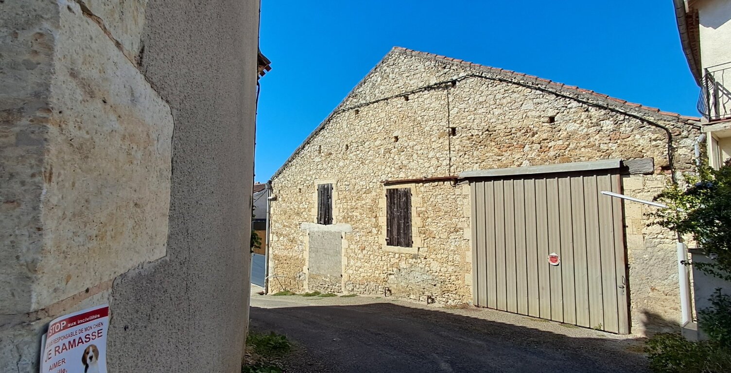 BÂTIMENT EN PIERRE DE 564 M² A VENDRE A VIC FEZENSAC 32190 — photo 1