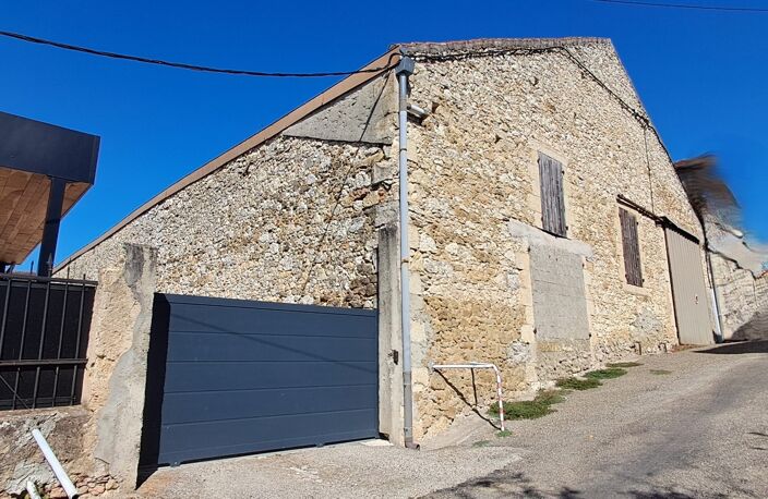 BÂTIMENT EN PIERRE DE 564 M² A VENDRE A VIC FEZENSAC 32190 — photo 2