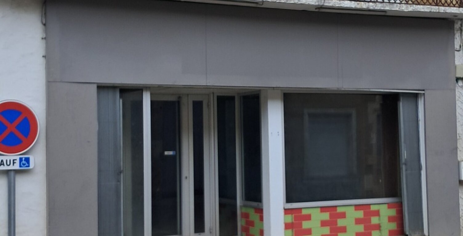 Immeuble en pierre  à vendre VIC FEZENSAC (32)  avec local commercial  et logement à aménager — photo 1