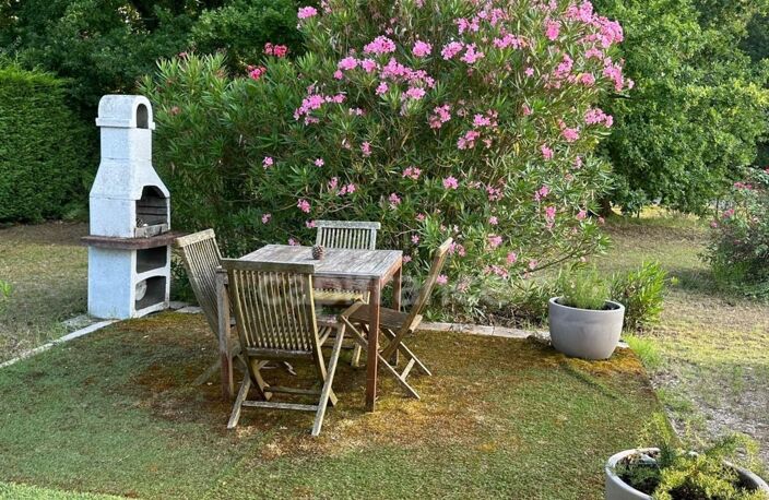 LES MATHES – MAISON 103 m² – 3 CHAMBRES – PISCINE – TERRAIN 1 400 m² — photo 3