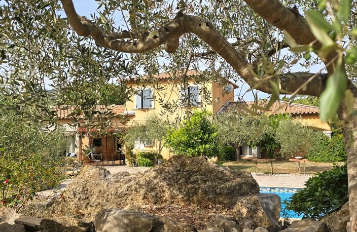 Maison à vendre Villa 6 pièces + piscine terrain 3000m² SOLLIES TOUCAS (83) — photo 2
