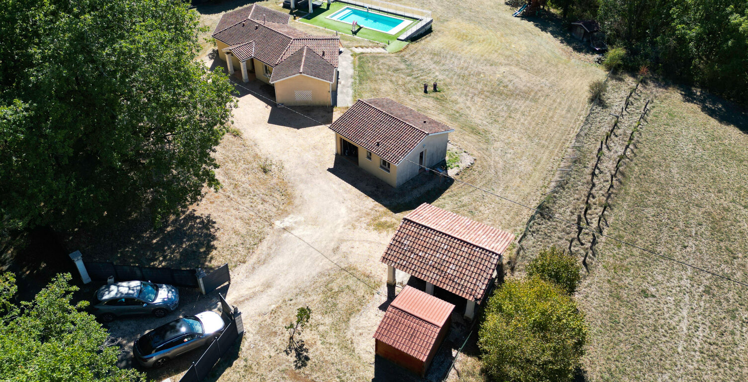 Maison Plain-pied 113.5m2+21.5m2 avec un gîte à vendre 4 pièces BRANTOME (24) - Garage, piscine chauffée 11x5 avec sa plage et carport - — photo 1