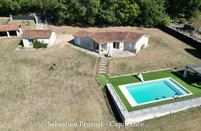 Maison Plain-pied 113.5m2+21.5m2 avec un gîte à vendre 4 pièces BRANTOME (24) - Garage, piscine chauffée 11x5 avec sa plage et carport - — photo 2