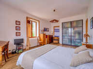 CHAPONOST – OUEST LYONNAIS Ancien corps de ferme – 210 m² habitables – 6/7 chambres – Dépendance – Terrain clos et arboré de 3 286 m² — photo 4