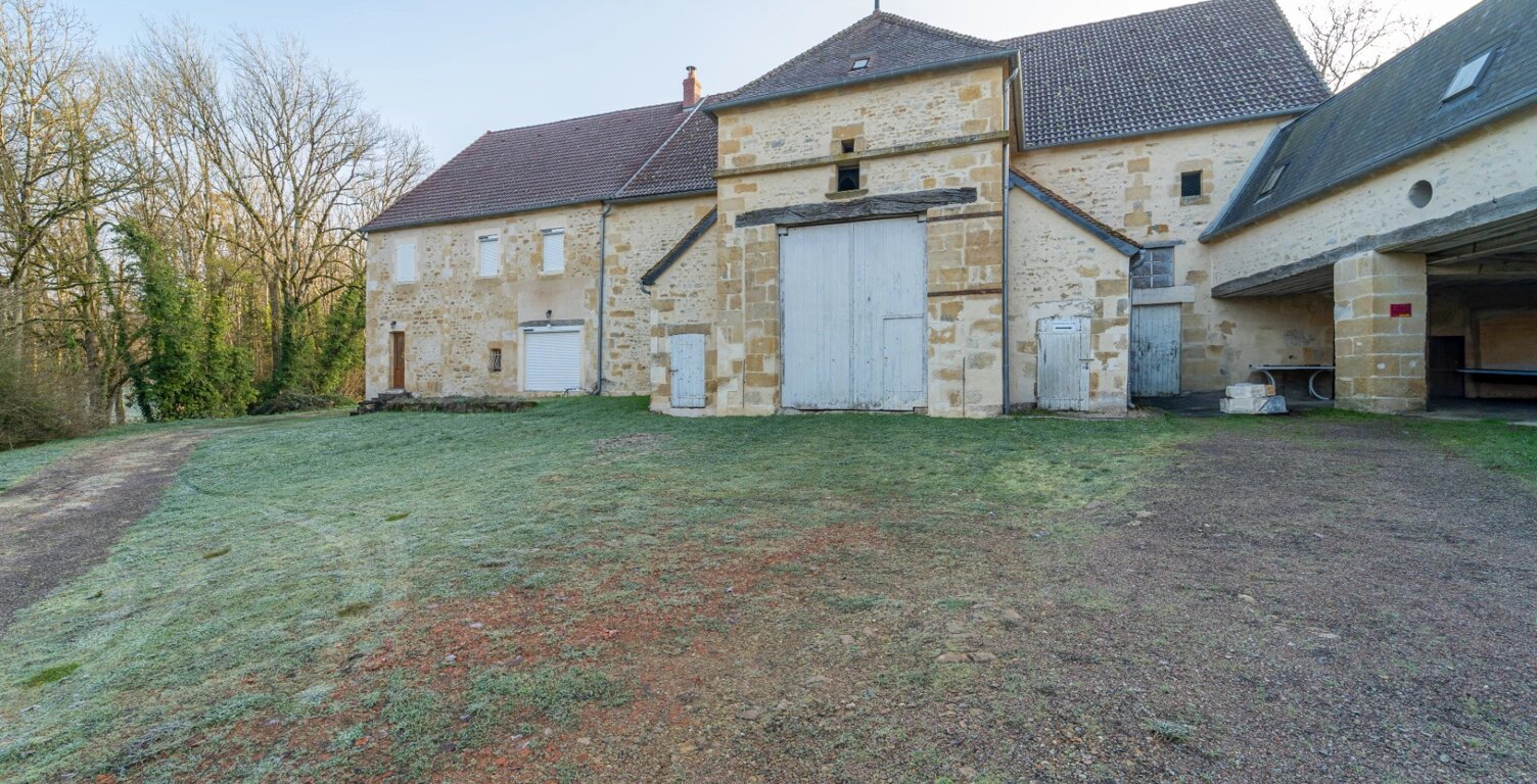 Corps de ferme à vendre au cœur des Amognes — photo 1