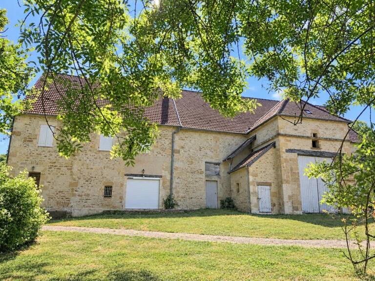 Corps de ferme mitoyen à vendre au cœur des Amognes — photo 1