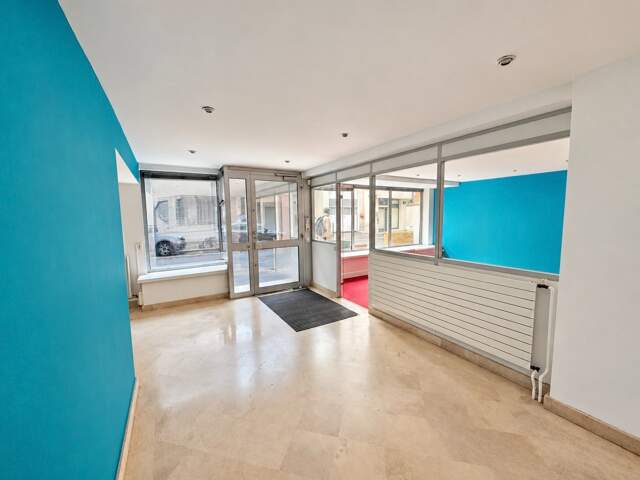 Bureaux/local commercial à vendre – Convention – 237m² + 5 parkings + 2 caves — photo du bien