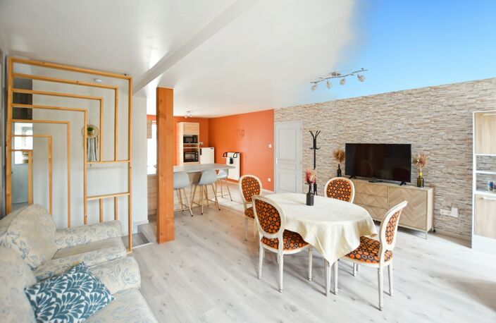 Propriété rénovée de 324 m² avec terrain à COUCHES (71) — photo 4