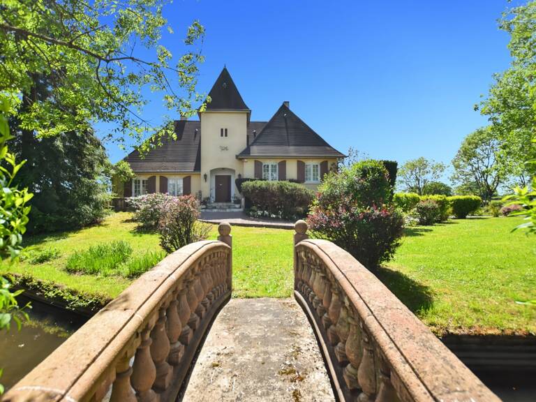 Propriete à vendre à ANTULLY avec terrain de 4577 m2 — photo 1