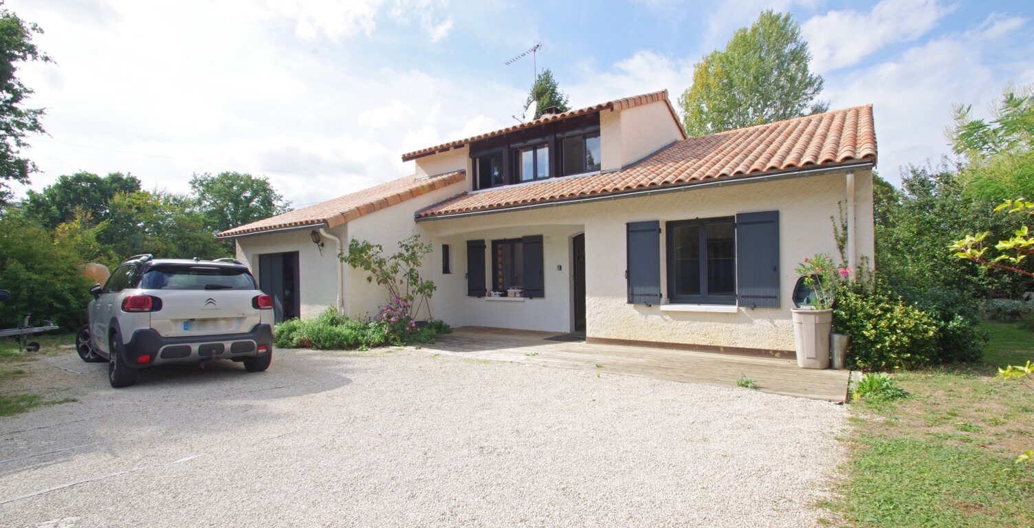 Maison familiale de 127,48 m² avec 5 chambres sur un terrain clos de 1133 m² — photo 1