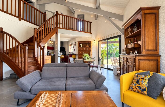 Maison 120 m² – 4 chambres – Séjour cathédrale – Piscine – Terrain 1 300 m² — photo 3