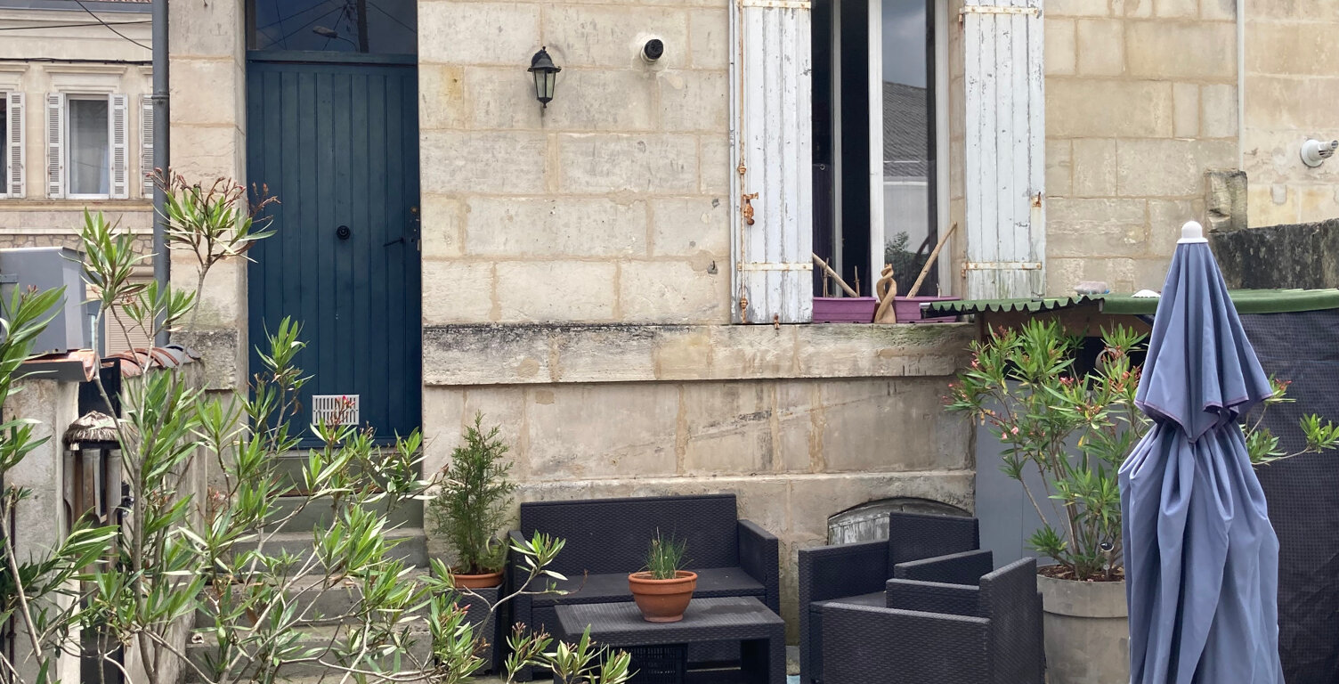 Dpt Charente Maritime (17), à vendre SAINTES maison P4, 81,24 m² — photo 1