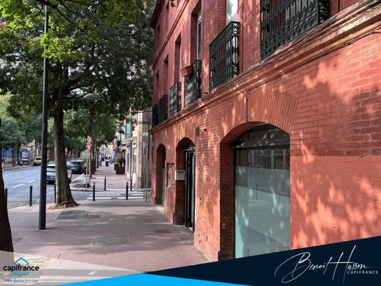 Local commercial de caractère – Plain pied en RDC de 116,44 m² (ERP-PMR) — photo 1