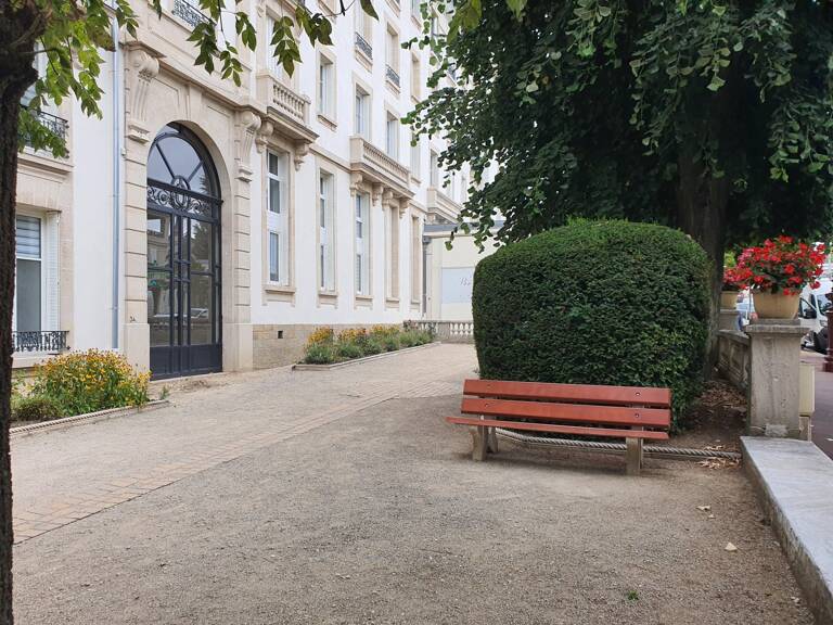 Dpt Vosges (88), à vendre VITTEL - ENSEMBLE de 2 STUDIOS secteur PARC THERMAL — photo 1