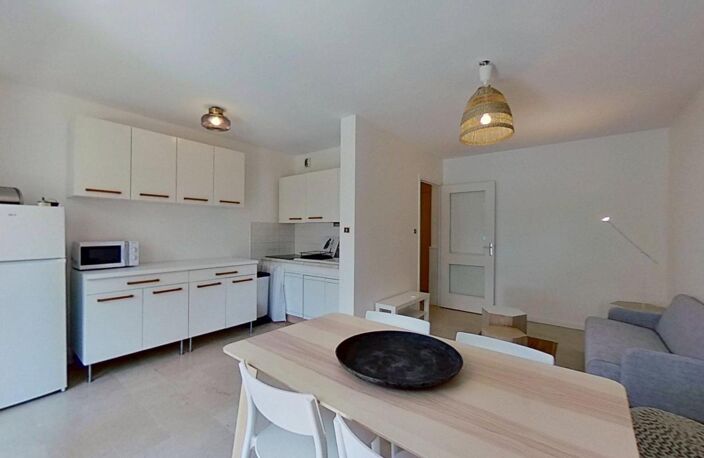 12 Rue de Cuire-Lyon -69004  - T2 Meublé - 1099 €CC — photo 2