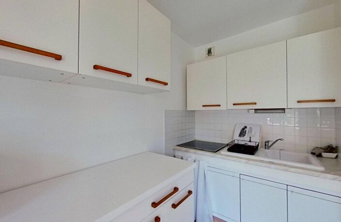 12 Rue de Cuire-Lyon -69004  - T2 Meublé - 1099 €CC — photo 3