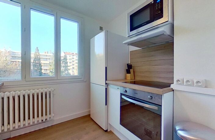 17 rue de l'Abondance Lyon 69003 - Chambre 2  - T4 meublé – 525 €CC — photo 5