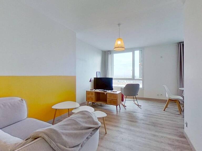 79 RUE PHILIPPE FABIA Lyon 69008 - Chambre 2   - T4 Meublé - 445 €CC — photo 1