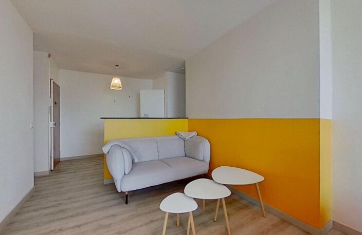 79 RUE PHILIPPE FABIA Lyon 69008 - Chambre 2   - T4 Meublé - 445 €CC — photo 2