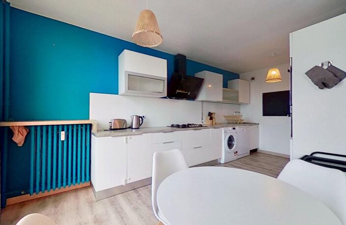 79 RUE PHILIPPE FABIA Lyon 69008 - Chambre 2   - T4 Meublé - 445 €CC — photo 4