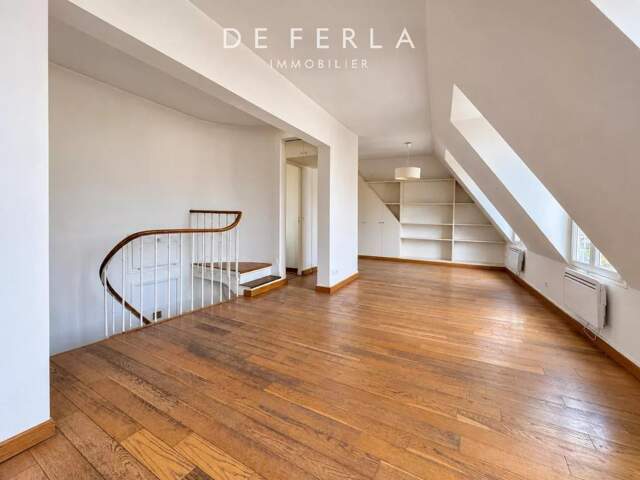 MONTPARNASSE : Duplex familial en dernier étage à rénover, Paris 14e — photo du bien