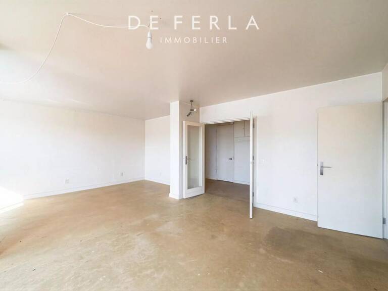 Appartement lumineux au 8e étage — 114 m² à réinventer entièrement — photo 1