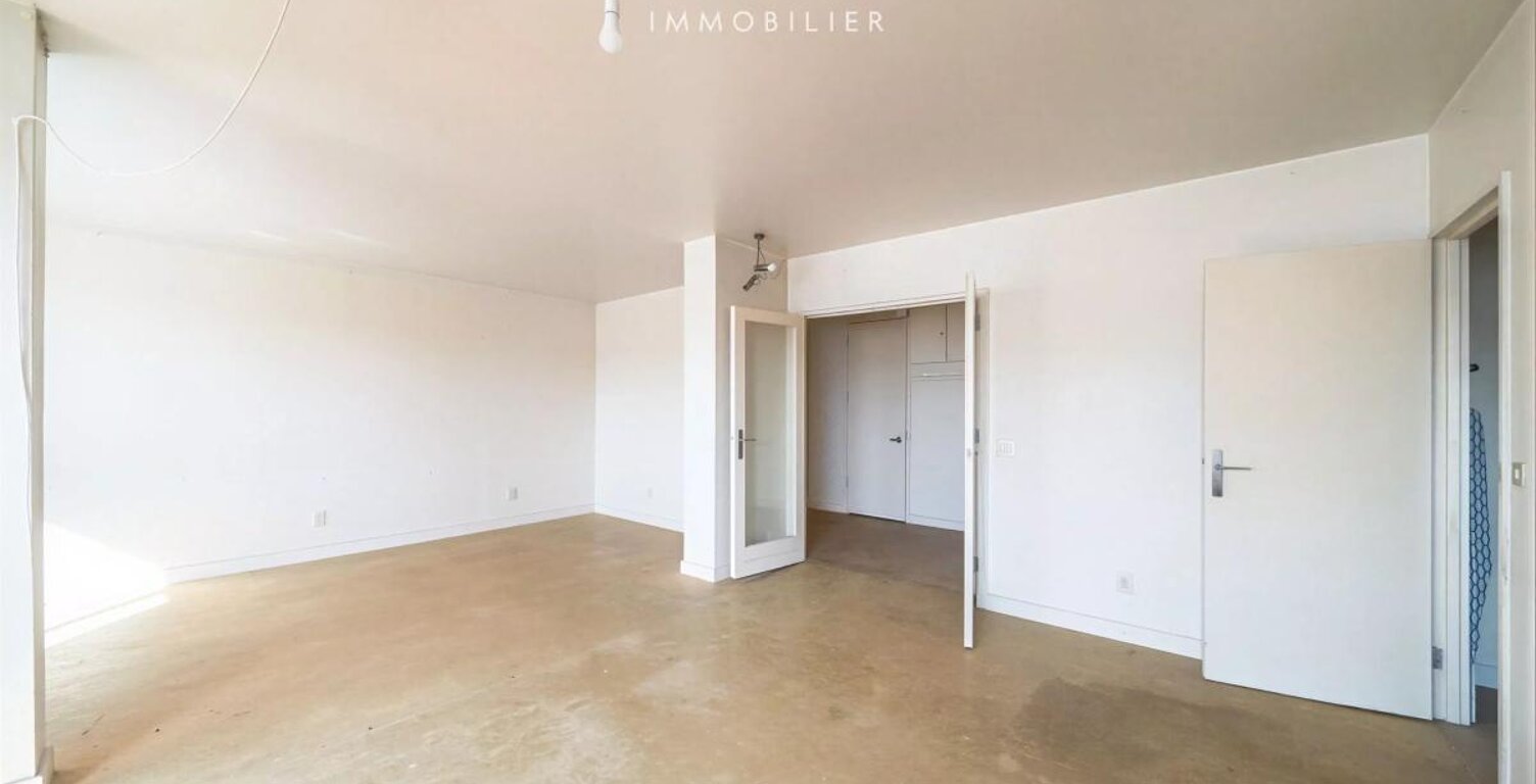 Appartement lumineux au 8e étage — 114 m² à réinventer entièrement — photo 1