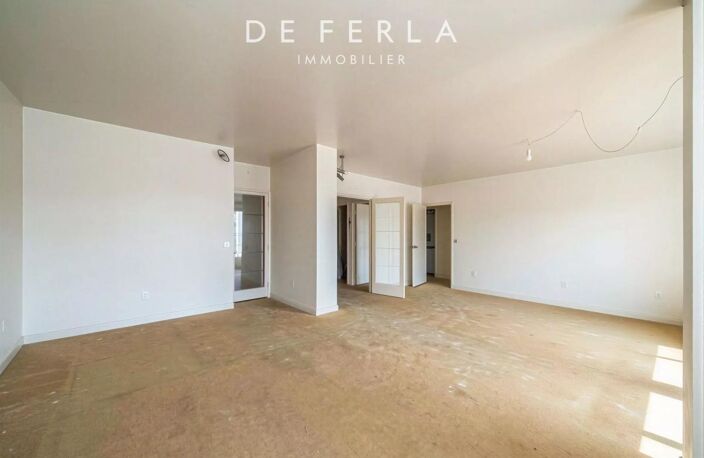 Appartement lumineux au 8e étage — 114 m² à réinventer entièrement — photo 2