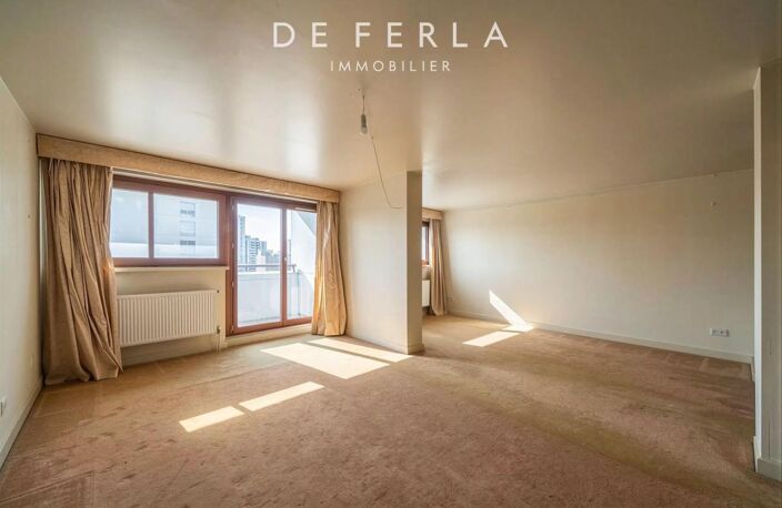 Appartement lumineux au 8e étage — 114 m² à réinventer entièrement — photo 4