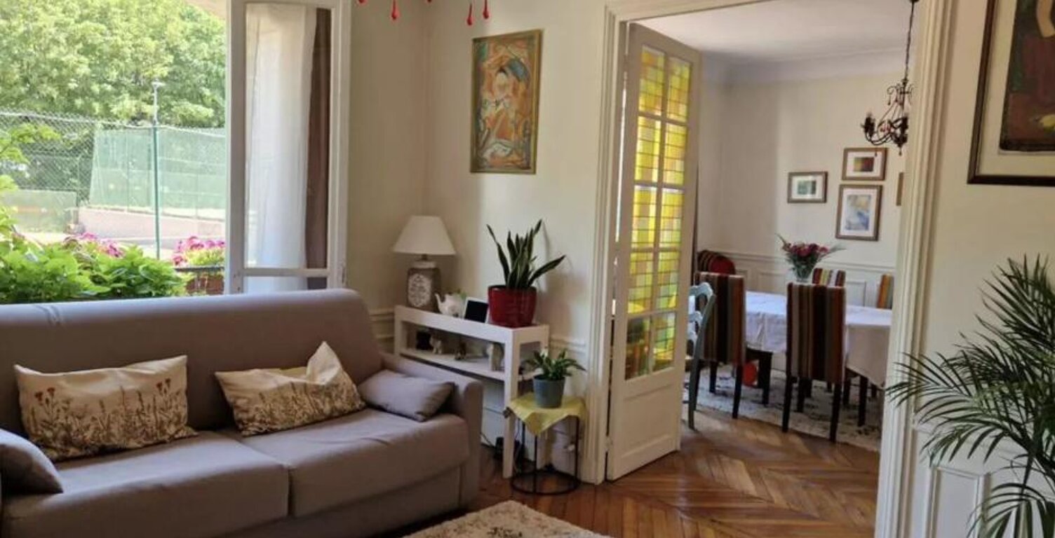 Charme de l’ancien et luminosité : élégant 3 pièces avec balcons — photo 1