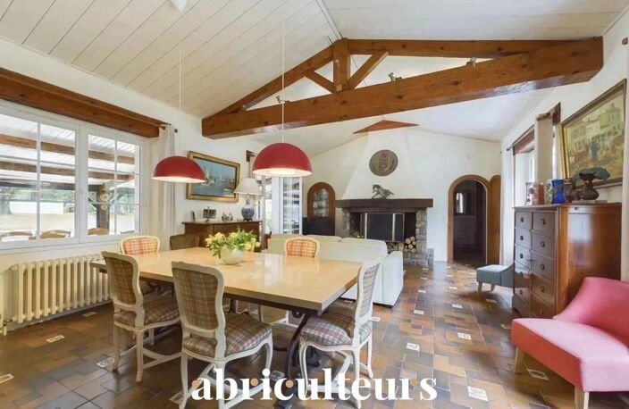 200 m² face à la mer : Propriété de caractère aux multiples opportunités d'aménagement en vente à L'Épine (85740) — photo 2